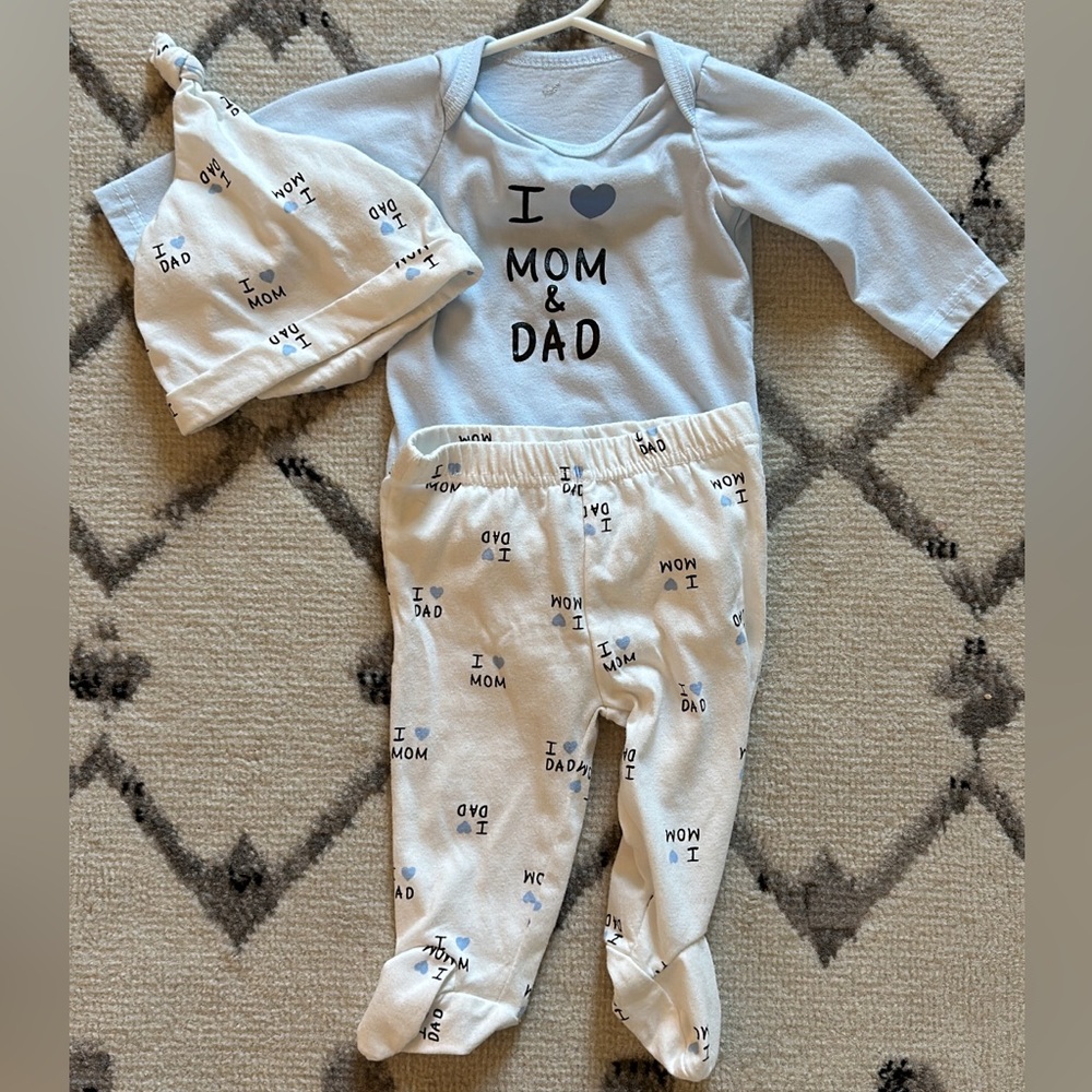 Sterling Baby Outfit Set “I love Mom & Dad” Gender Neutral